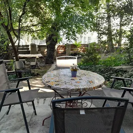 Eka'S Home With A Beautiful Garden Tbilisi Exterior photo